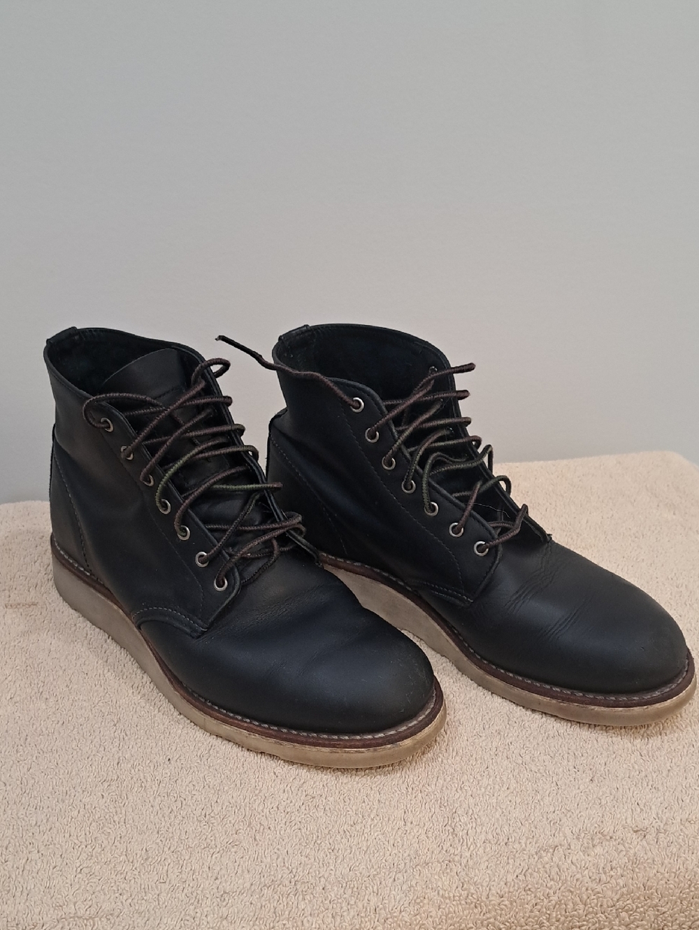 Redwing Black Ladies Classic Lace-Up Style Boots